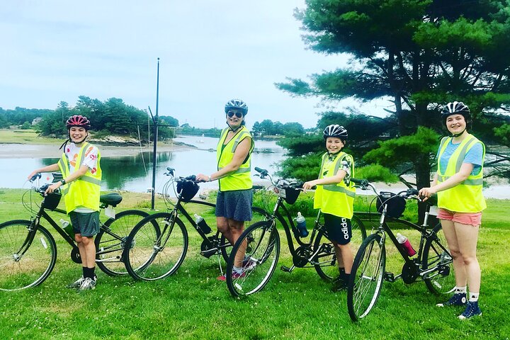 自転車およびeBikeレンタル:7速自転車+eBike(3時間レンタル)
