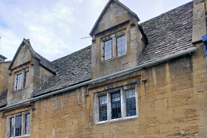 A excursão privada de um dia de bicicleta elétrica em Cotswolds começa perto de Oxford