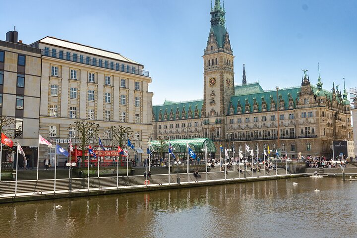 Hamburg Hop-on-Hop-off Stadtrundfahrt im Roten Doppeldecker