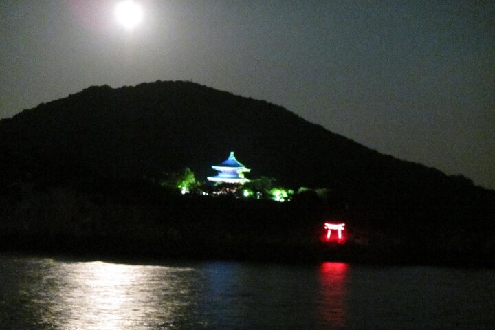 Tour nocturno en kayak Relájese bajo el resplandor natural de las luciérnagas marinas