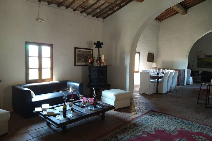 Montalcino: Brunello Weinprobe & Mittagessen in einer toskanischen Burg