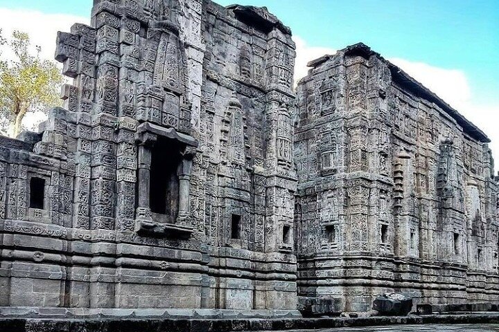 Historisk Tour inklusive Unesco Kangra Fort & Rock cut tempel fra Dharamshala