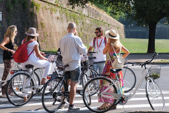 Lucca Bikes and Bites met proeverijen voor kleine groepen of privé
