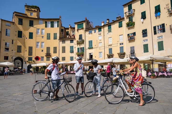 Lucca Bikes and Bites met proeverijen voor kleine groepen of privé