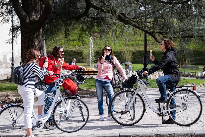Lucca Bikes and Bites met proeverijen voor kleine groepen of privé