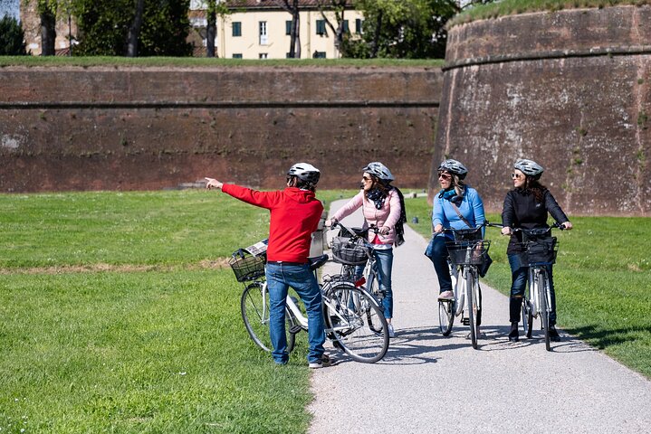 Lucca Bikes and Bites met proeverijen voor kleine groepen of privé