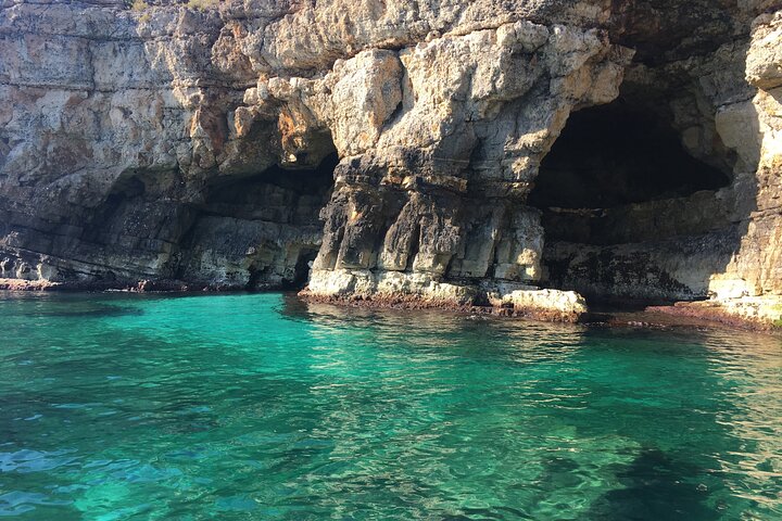 Polignano a Mare båttur følelser, grotter, dykking og forretter