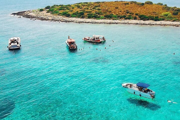 Gruppentour zur Blauen Grotte mit Schwimmen und Schnorcheln ab Hvar