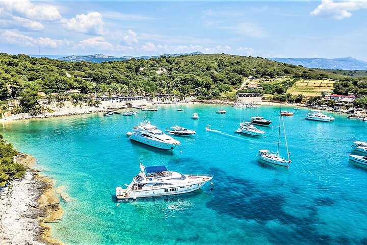 Gruppentour zur Blauen Grotte mit Schwimmen und Schnorcheln ab Hvar