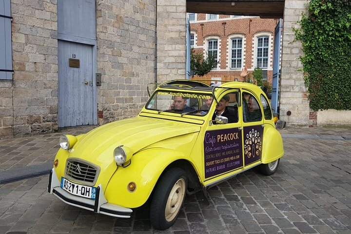 Tour guidato privato di 30 minuti di Lille in 2CV convertibile