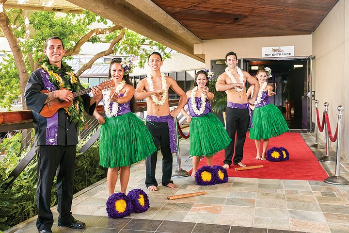 Buffet Waikiki Luau con biglietto opzionale per lo spettacolo Rock-A-Hula