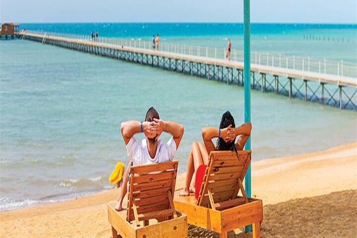 Excursão de um dia ao Mar Vermelho El Ain Sokhna saindo do Cairo