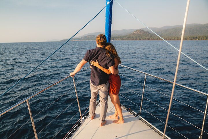 2-stündige Segelkreuzfahrt auf dem Lake Tahoe