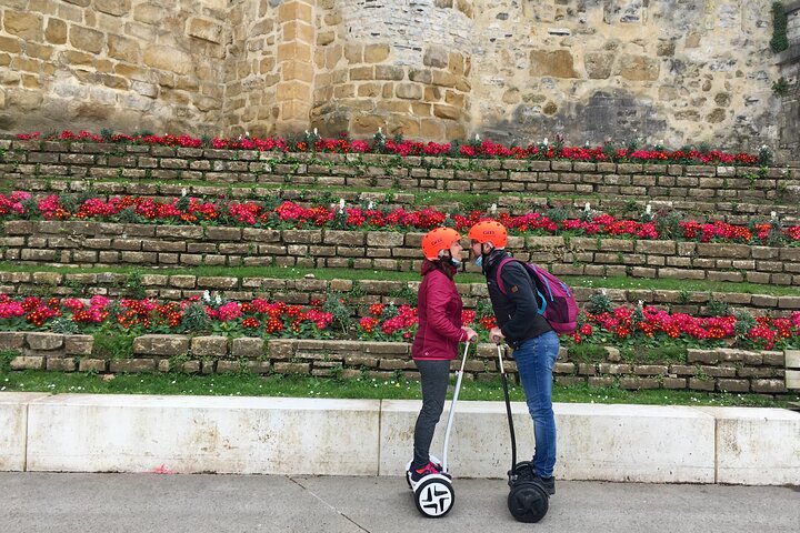 Giro insolito ed ecologico su un Segway e una bici elettrica a Bayonne