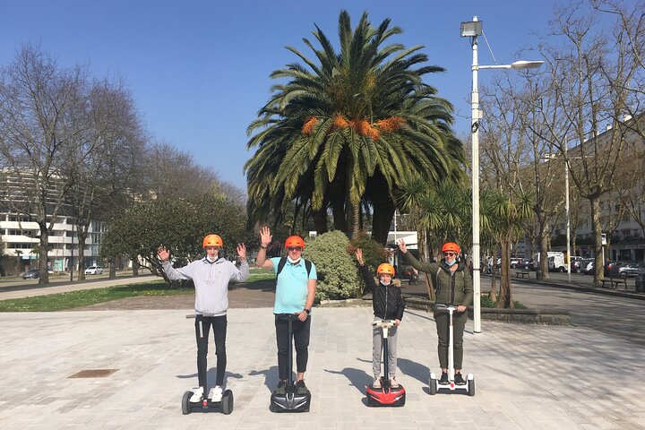 Giro insolito ed ecologico su un Segway e una bici elettrica a Bayonne