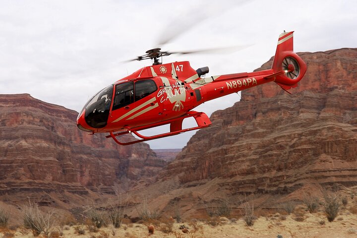 Grand Canyon West Heli Tour med bådtur og valgfrit adgangskort
