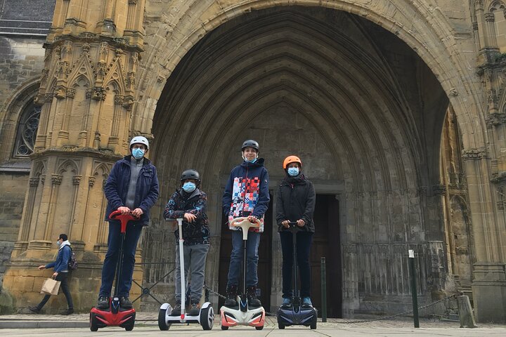 Giro insolito ed ecologico su un Segway e una bici elettrica a Bayonne