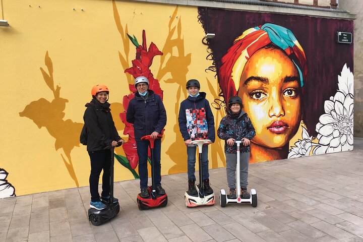 Giro insolito ed ecologico su un Segway e una bici elettrica a Bayonne