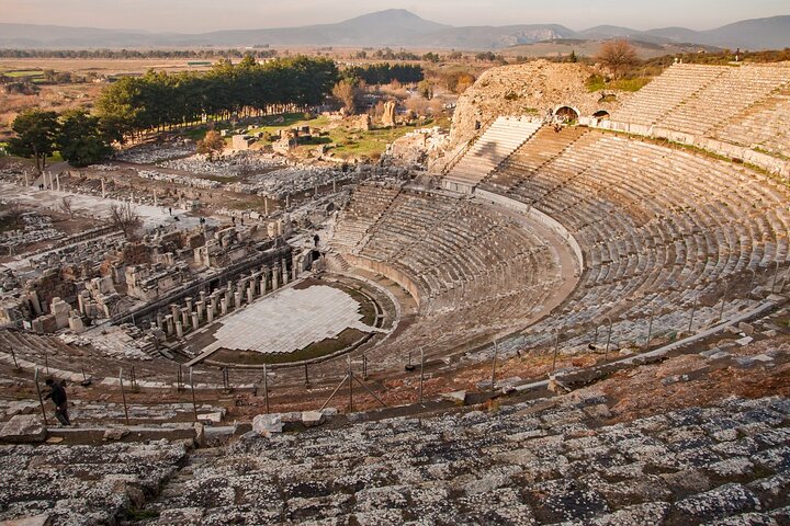 FOR CRUISERS : Ephesus & Virgin Mary Tour with ENTRY TICKET + LUNCH (クルーザー用:エフェソスと聖母マリアの入場券+ランチ付きツアー)
