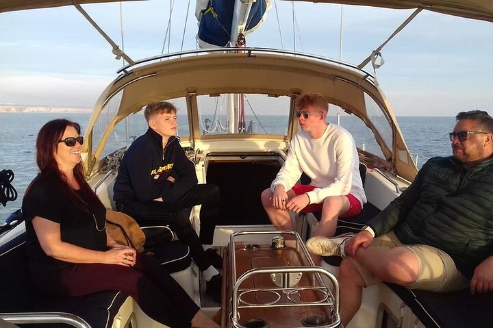 Excursão costeira em um iate de vela de luxo - Vilamoura (máx 12 hóspedes)