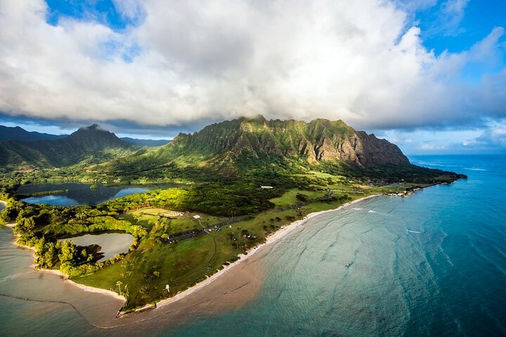 Oahu : 60 min Royal Crown Helicopter Tour - portas abertas ou abertas