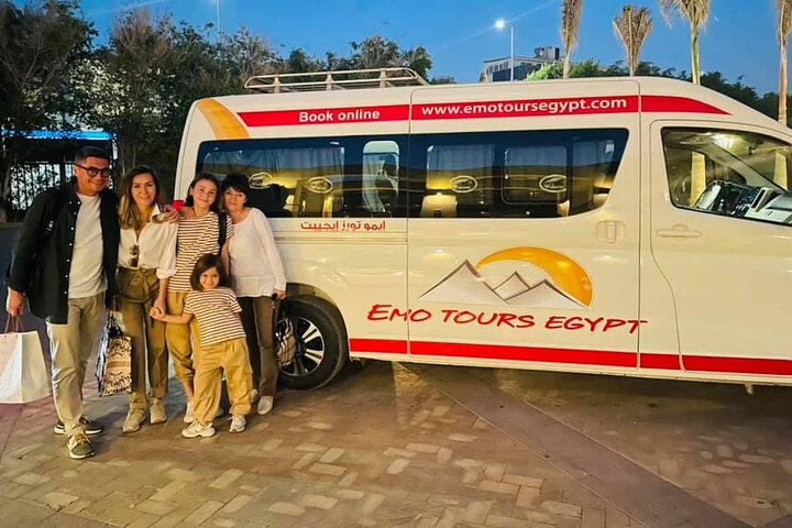 Tour privado a las pirámides de Giza con paseo en camello alrededor de la Gran Pirámide