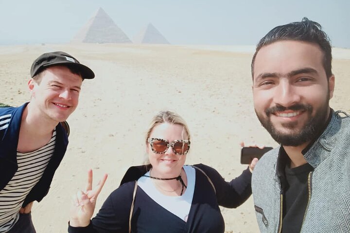 Tour privado a las pirámides de Giza con paseo en camello alrededor de la Gran Pirámide