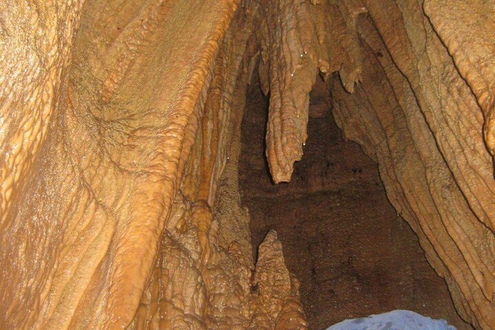 Grotta Dei Tayo | Speleologia | caverne misteriose | Pozzi di luce | Puyo