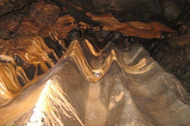 Grotta Dei Tayo | Speleologia | caverne misteriose | Pozzi di luce | Puyo