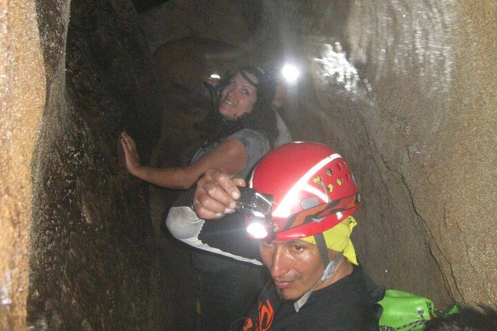 Grotta Dei Tayo | Speleologia | caverne misteriose | Pozzi di luce | Puyo