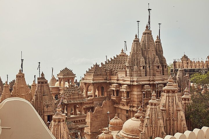 Colinas y templos divinos: recorrido de senderismo por el templo Jain de Palitana