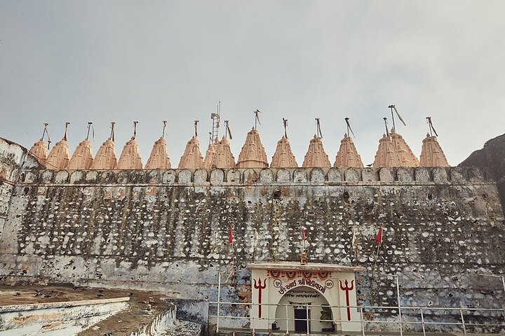 Colinas y templos divinos: recorrido de senderismo por el templo Jain de Palitana