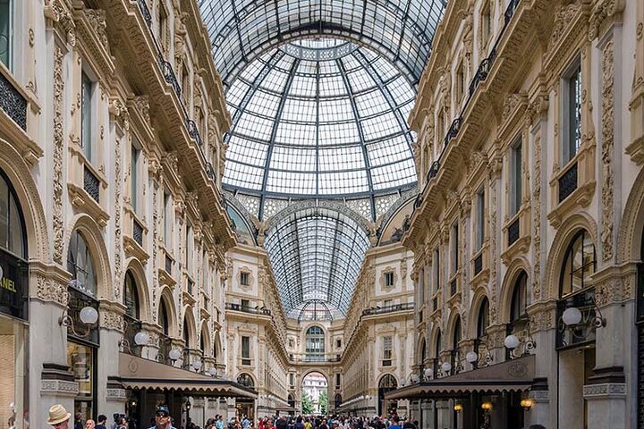 Lyxig privat dagtransfer från Malpensa flygplats till Milanos centrum