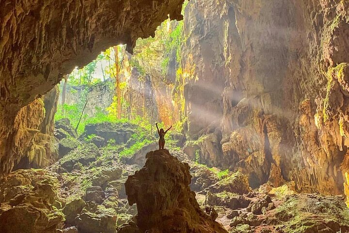Besuchen Sie die Höhlen von Bombil Pek - Tour von Coban