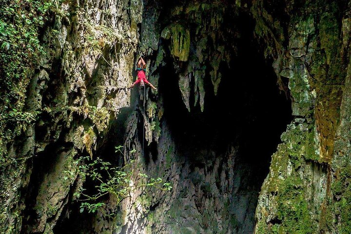 Besuchen Sie die Höhlen von Bombil Pek - Tour von Coban