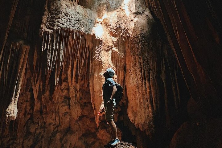 Besuchen Sie die Höhlen von Bombil Pek - Tour von Coban
