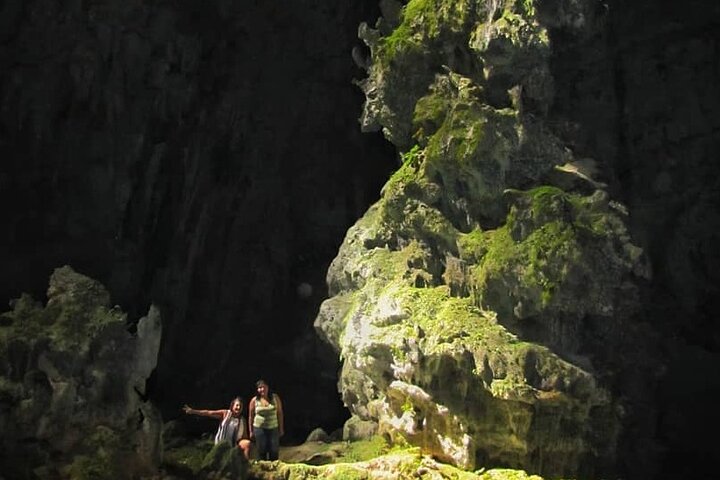 Besuchen Sie die Höhlen von Bombil Pek - Tour von Coban
