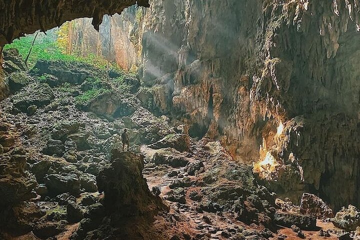 Besuchen Sie die Höhlen von Bombil Pek - Tour von Coban