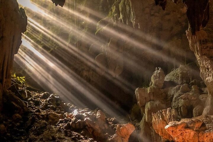 Besuchen Sie die Höhlen von Bombil Pek - Tour von Coban