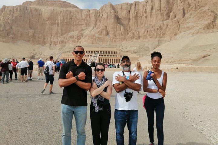 4 Tage Nilkreuzfahrt Assuan nach Luxor & Abu Simbel. Heißluftballon