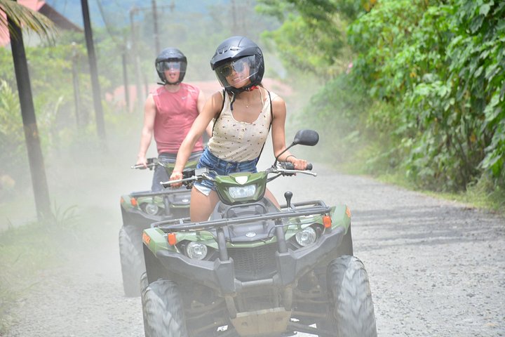 Tour Guiado en ATV por la Jungla y la Tribu Maleku