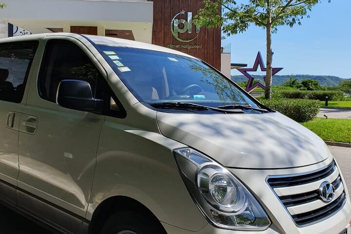 Flughafen San Jose (SJO) nach La Fortuna Arenal Privater VIP Transfer