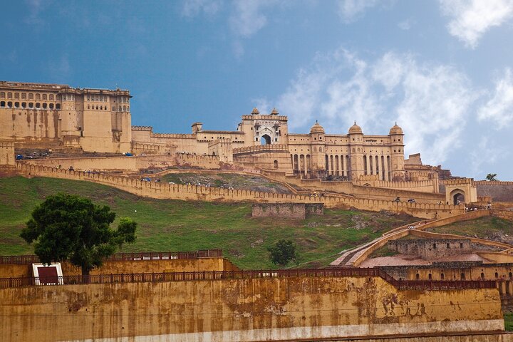 Trasferimento privato di sola andata da Pushkar a Jaipur in veicolo a corrente alternata