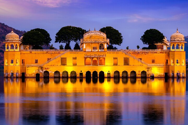 Trasferimento privato di sola andata da Pushkar a Jaipur in veicolo a corrente alternata
