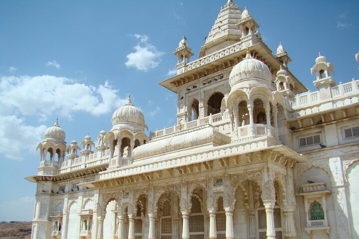 Privat envejsoverførsel fra Pushkar til Jodhpur i AC-køretøj