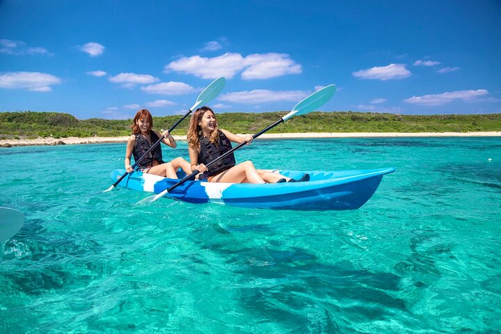 Okinawa Miyako Snorkel de tortuga marina de día completo y SUP o canoa