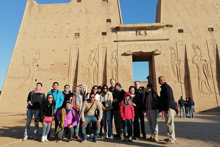 5 - Days Nile Cruise navigue Louxor à Assouan et Abu Simbel. Montgolfière