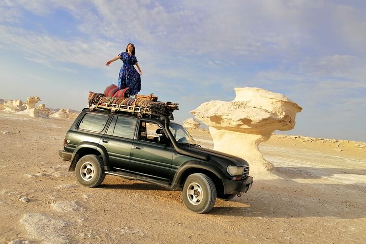 2 - Dag Bahariya Oasis Witte en Zwarte Overnachting Camping Jeep Tour