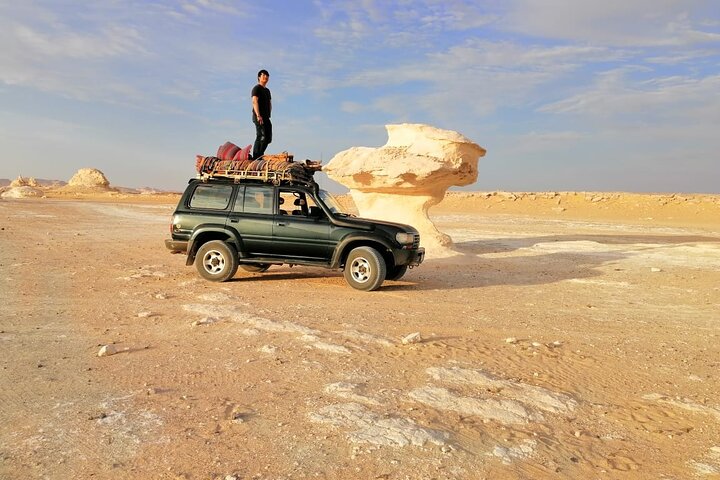 2 - Dag Bahariya Oasis Witte en Zwarte Overnachting Camping Jeep Tour