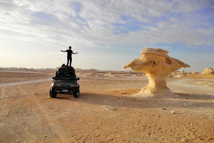 2 - Dag Bahariya Oasis Witte en Zwarte Overnachting Camping Jeep Tour
